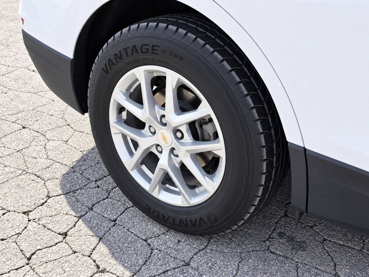 Certified 2024 Chevrolet Equinox LT AWD/4WD image 10