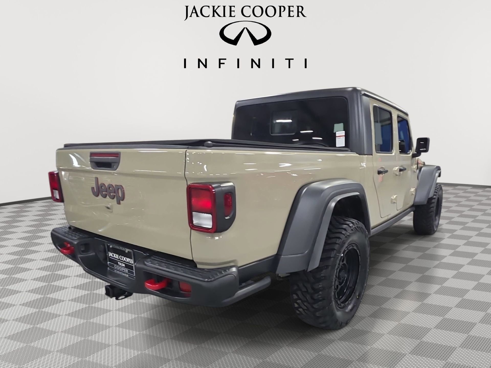 Used 2020 Jeep Gladiator Rubicon w/ Cold Weather Group AWD/4WD image 5