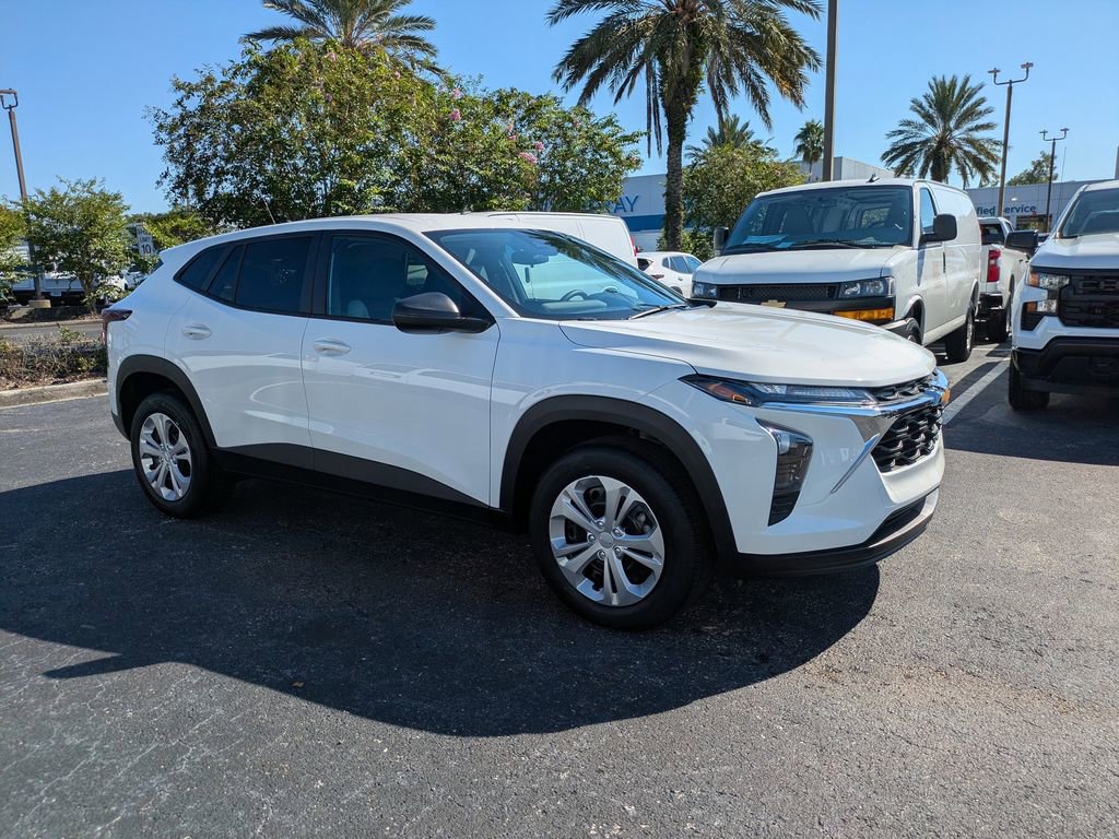 New 2026 Chevrolet Trax LS w/ Driver Confidence Package video 2