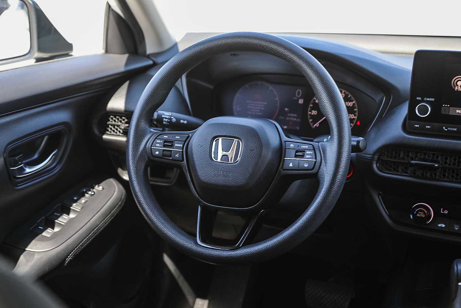 Used 2023 Honda HR-V LX image 15