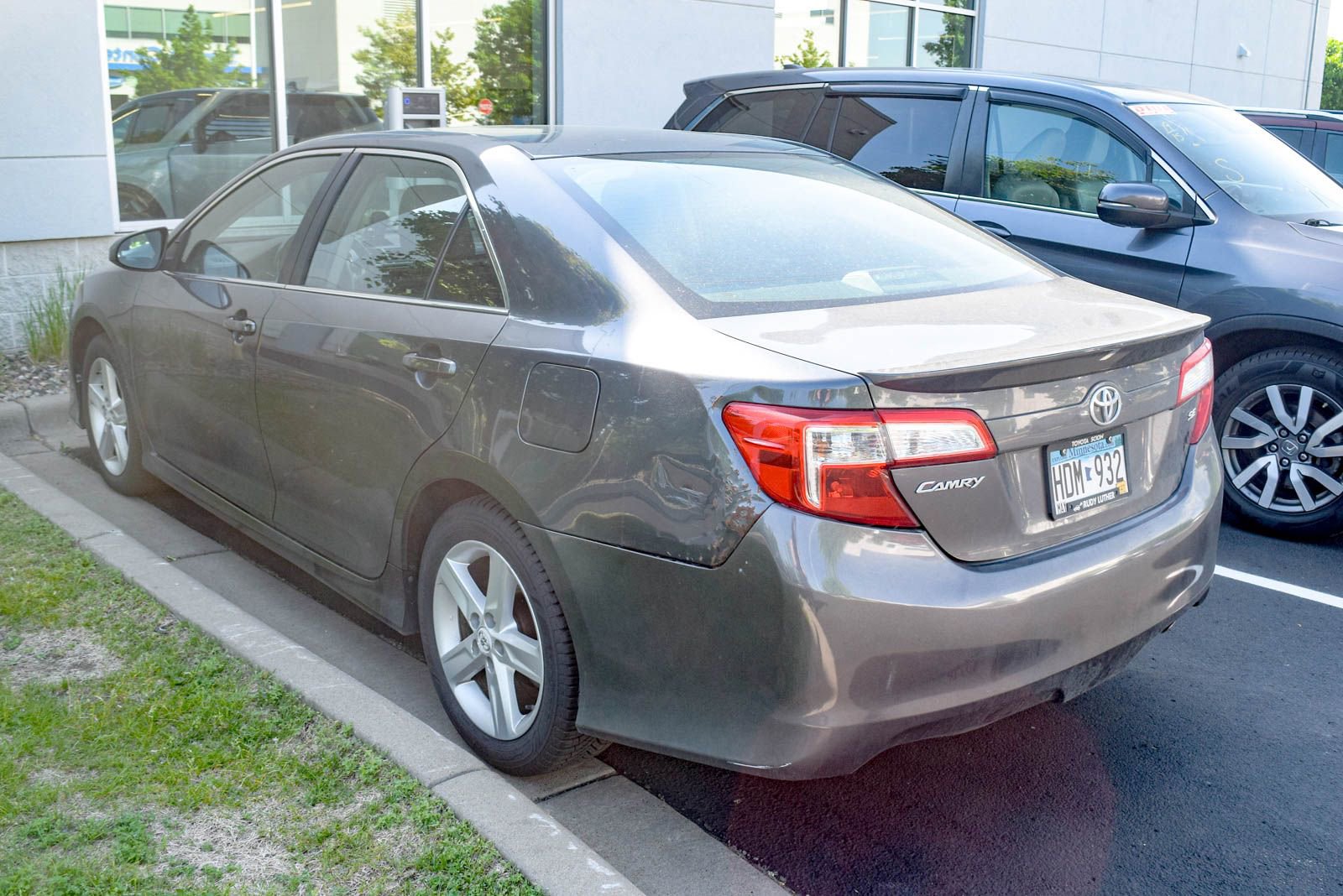 Used 2012 Toyota Camry SE FWD image 18