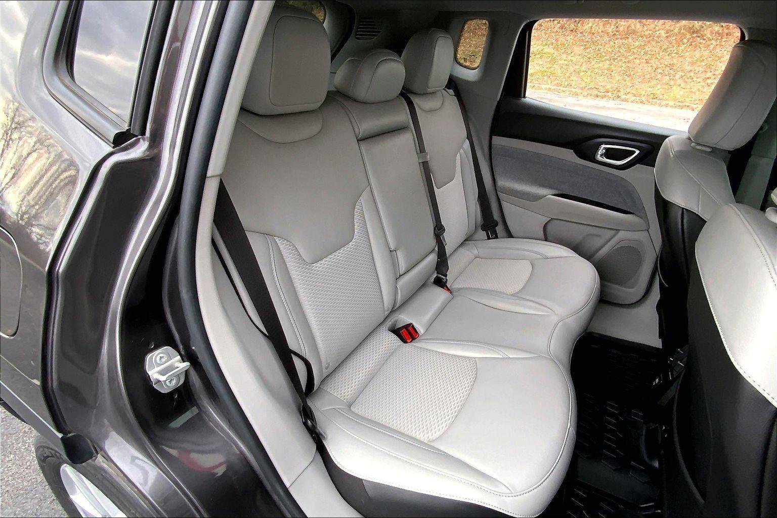 Used 2022 Jeep Compass Latitude image 25