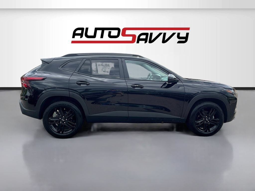 Used 2025 Chevrolet Trax ACTIV w/ Sunroof Package FWD image 8