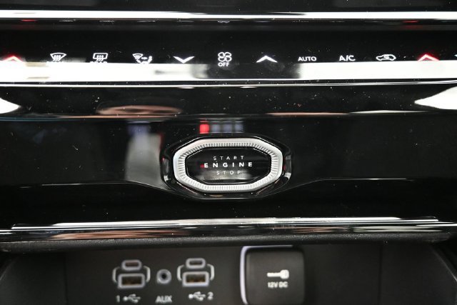 New 2026 Jeep Grand Cherokee Limited w/ Limited Altitude Package AWD/4WD image 33