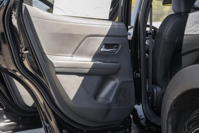 New 2026 Nissan Kicks SR w/ Cold Weather Package image 34