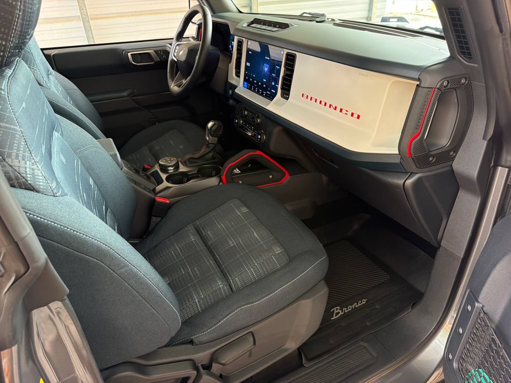 Used 2025 Ford Bronco Heritage Edition AWD/4WD image 27