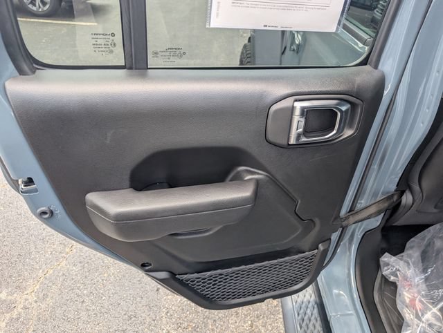 Used 2025 Jeep Gladiator Mojave AWD/4WD image 12