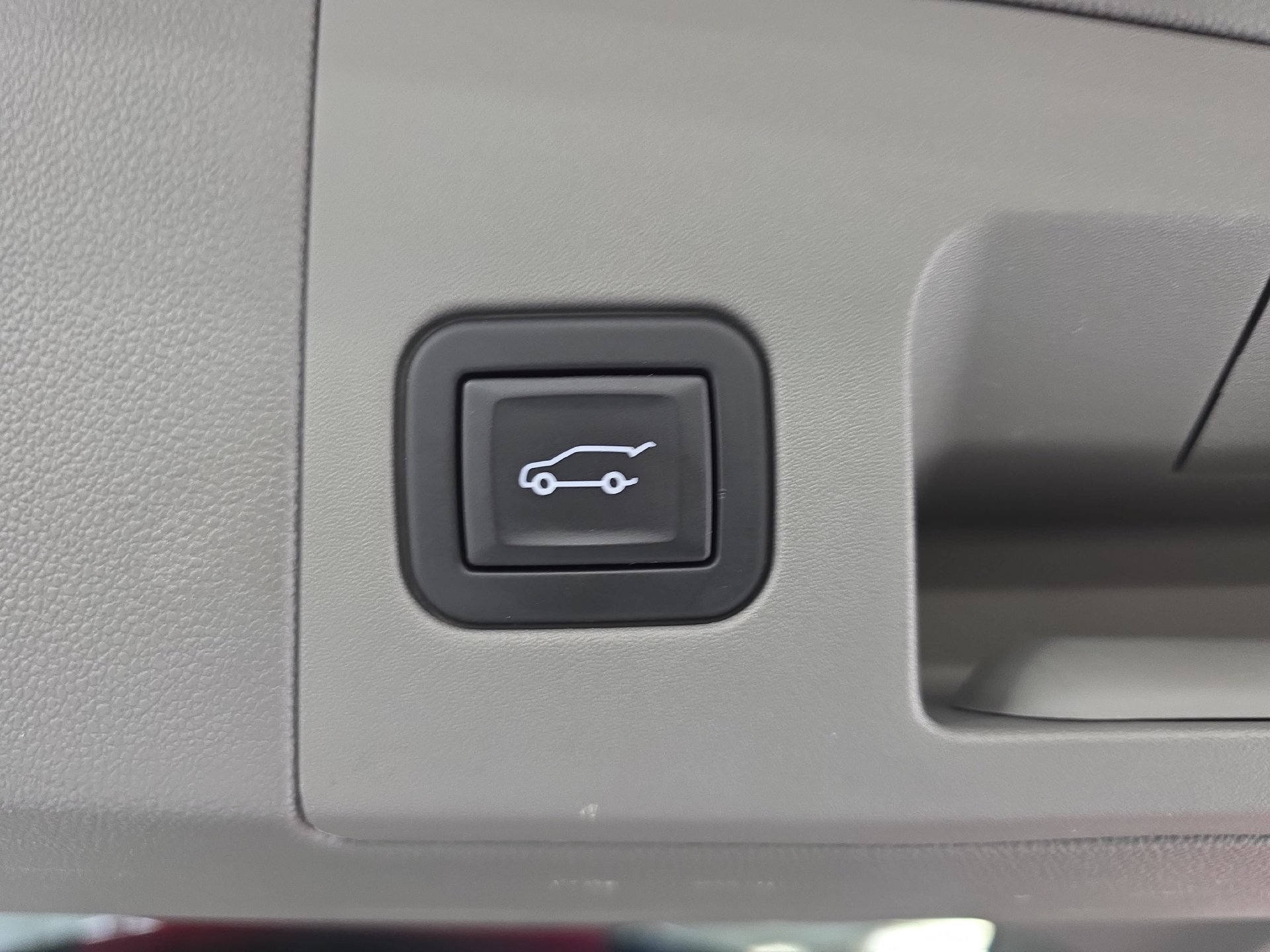 Used 2023 Cadillac XT5 Premium Luxury w/ Technology Package AWD/4WD image 13
