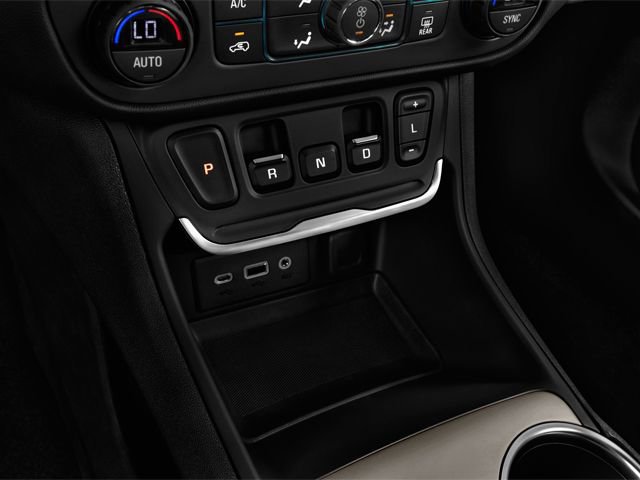 Used 2023 GMC Terrain SLT w/ Elevation Edition FWD image 9