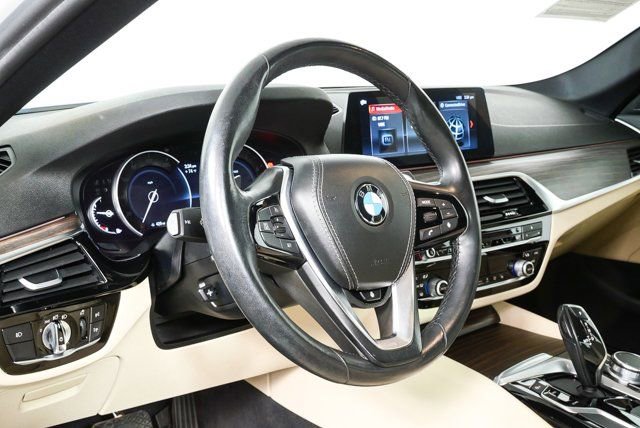 Used 2017 BMW 530i xDrive AWD/4WD image 4