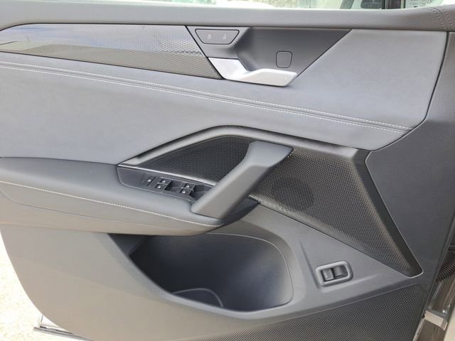 New 2026 Volkswagen Tiguan SE AWD/4WD image 17