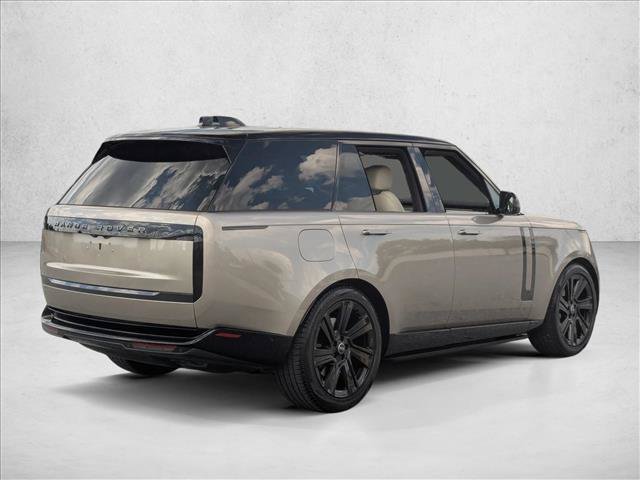 Used 2023 Land Rover Range Rover SE AWD/4WD image 5