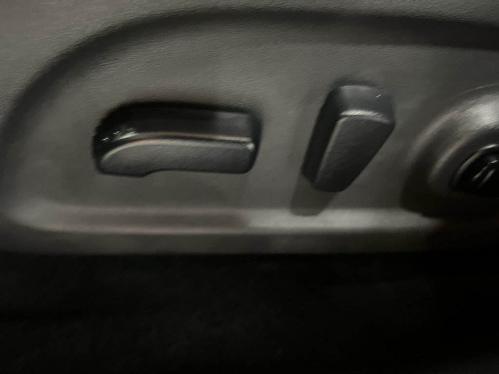 Used 2019 Nissan Pathfinder SL FWD image 31