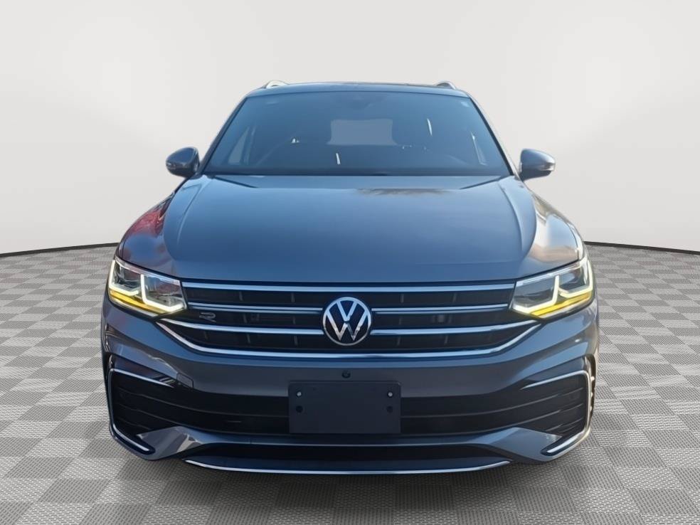 Used 2023 Volkswagen Tiguan SEL R-Line AWD/4WD image 2