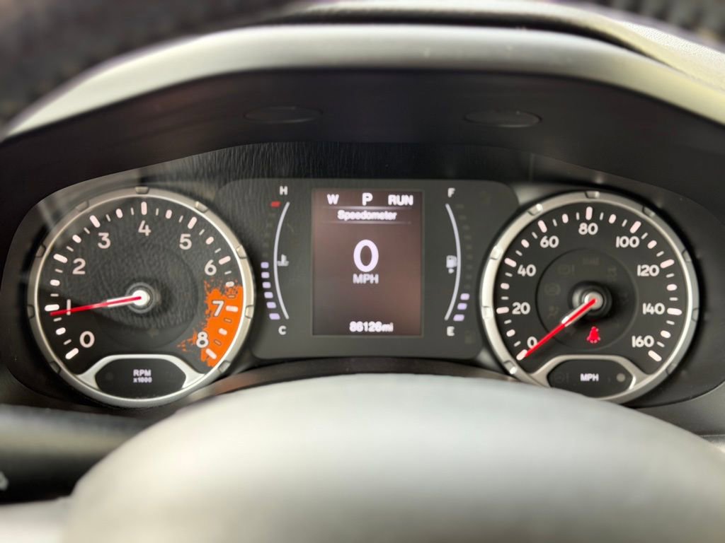 Used 2018 Jeep Renegade Latitude w/ Safety & Security Group image 21