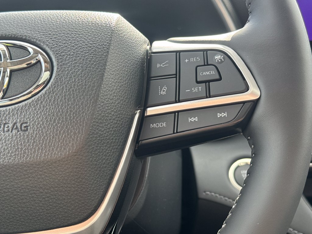 New 2026 Toyota Highlander Limited AWD/4WD image 19