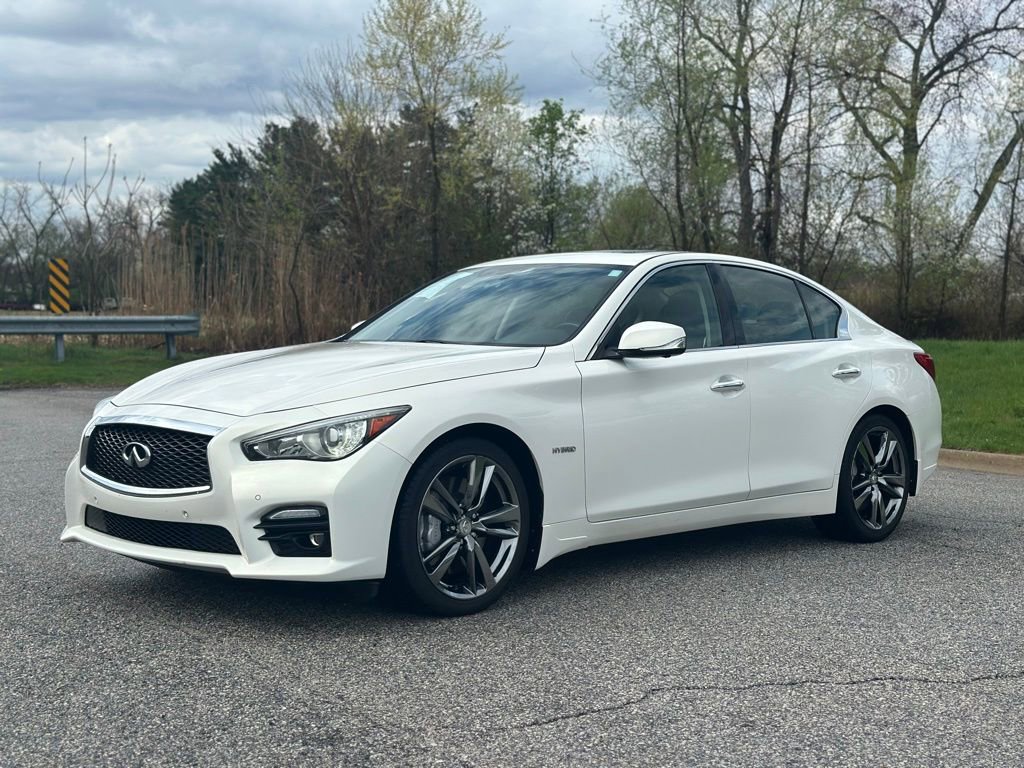 Used 2015 INFINITI Q50 Sport w/ Deluxe Technology Package image 3