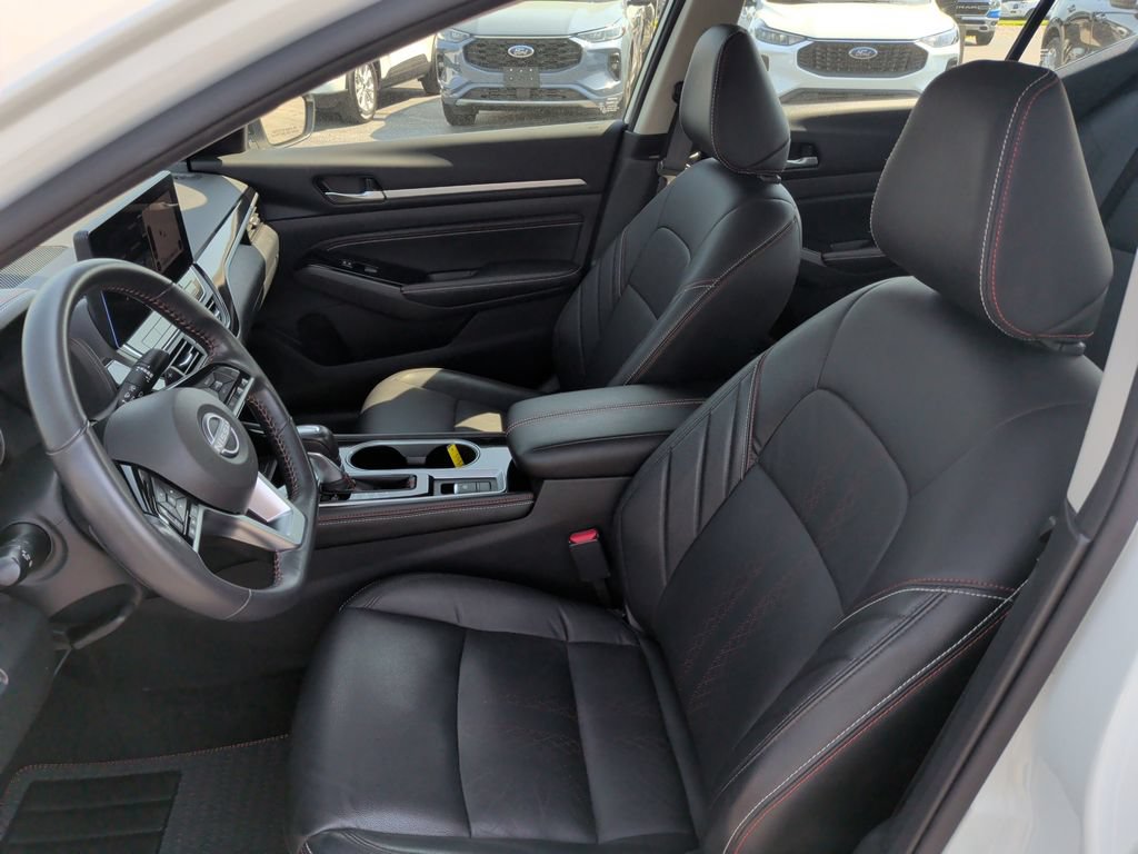 Used 2023 Nissan Altima 2.5 SR w/ SR Premium Package AWD/4WD image 4