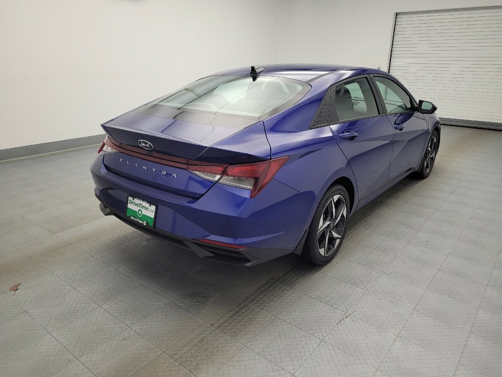 Used 2023 Hyundai Elantra SEL w/ Convenience Package image 9