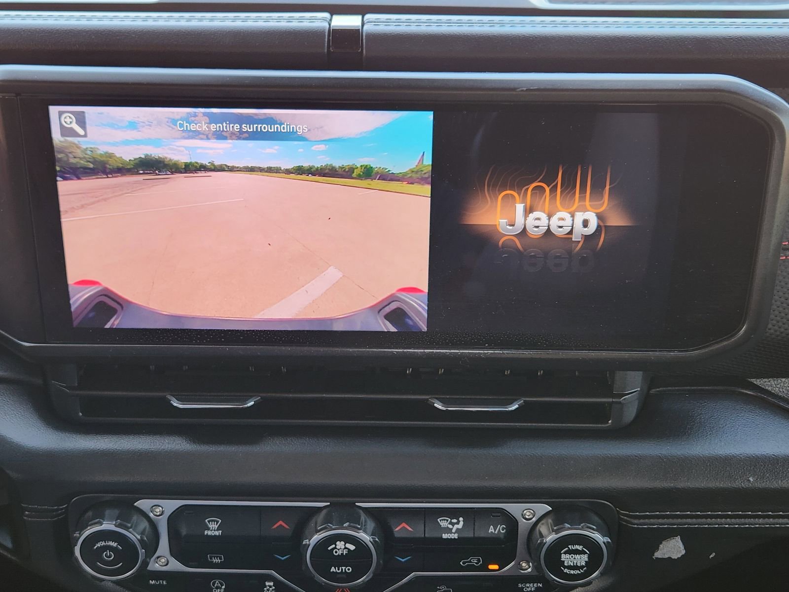 Used 2024 Jeep Gladiator Rubicon image 23