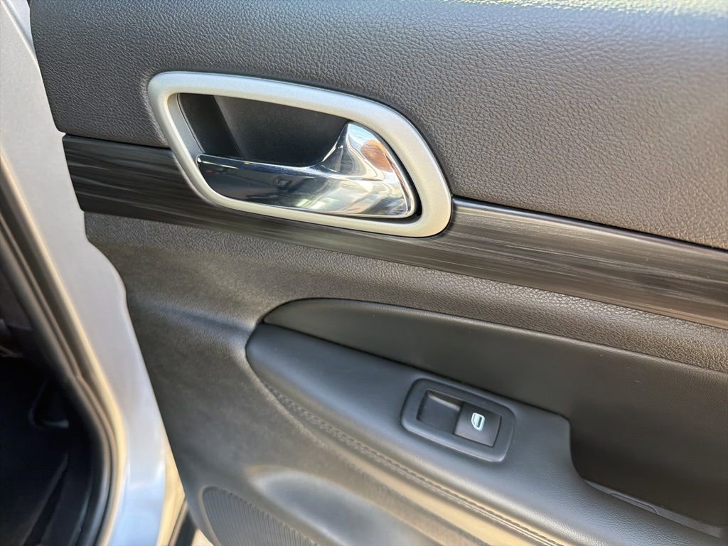 Used 2021 Jeep Grand Cherokee Laredo image 26