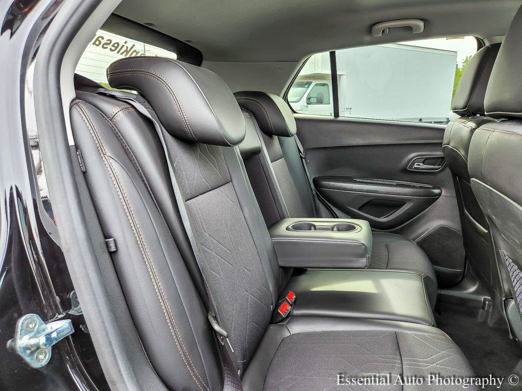 Used 2020 Chevrolet Trax LT w/ LT Convenience Package AWD/4WD image 25