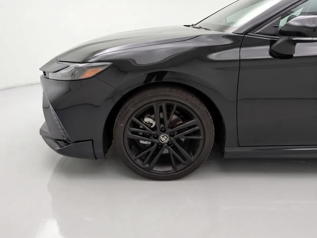 Used 2026 Toyota Camry Hybrid w/ Convenience Package FWD image 14