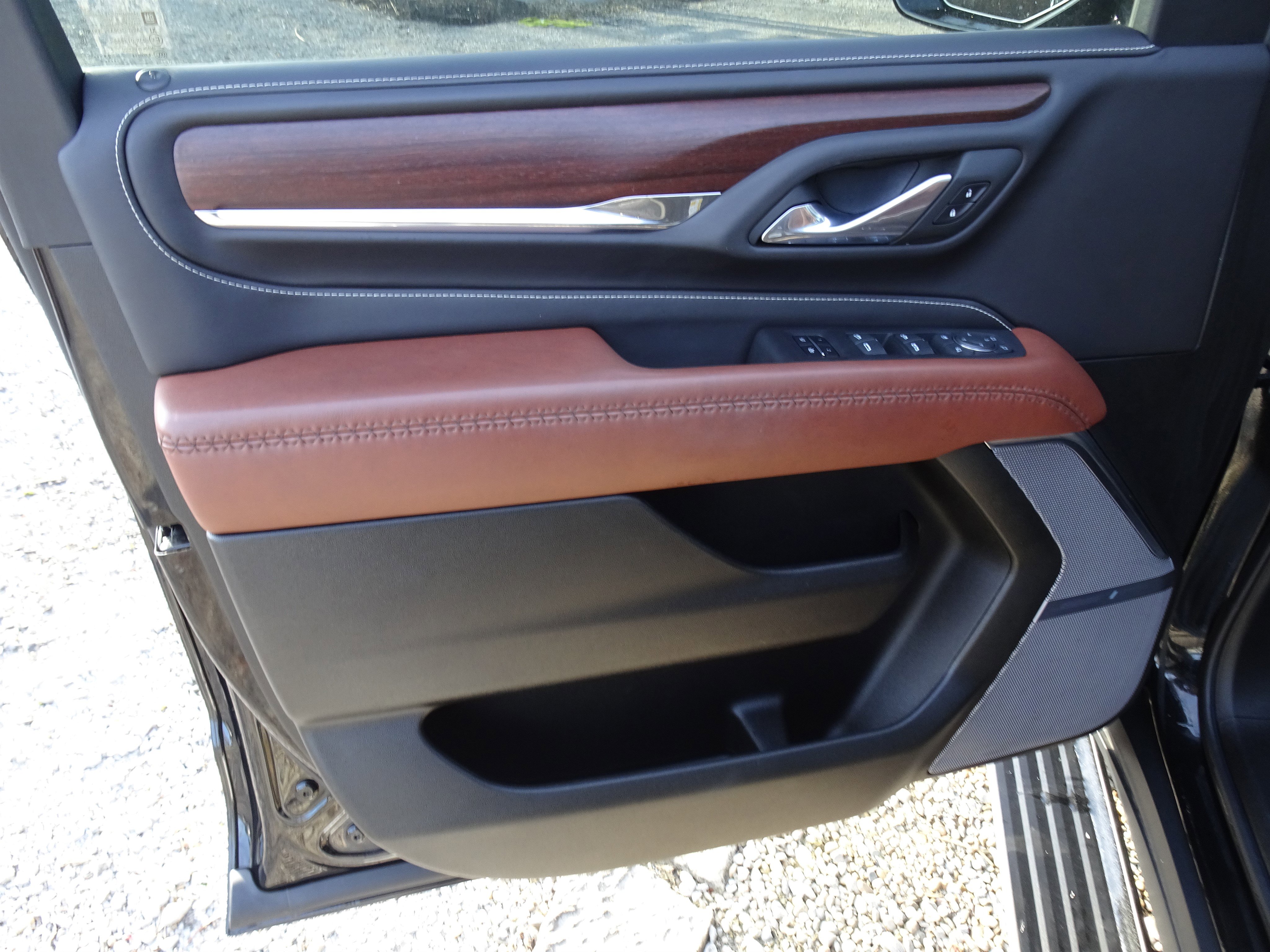 Used 2023 GMC Yukon XL Denali Ultimate image 18