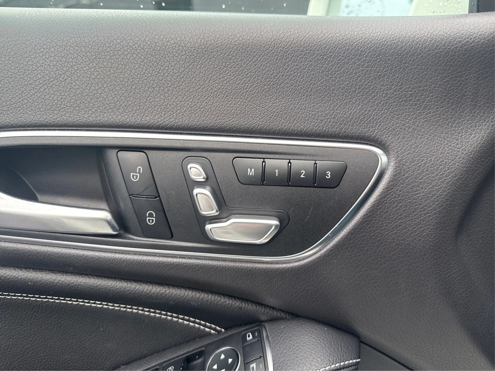 Used 2019 Mercedes-Benz CLA 250 4MATIC w/ AMG Line Exterior image 19