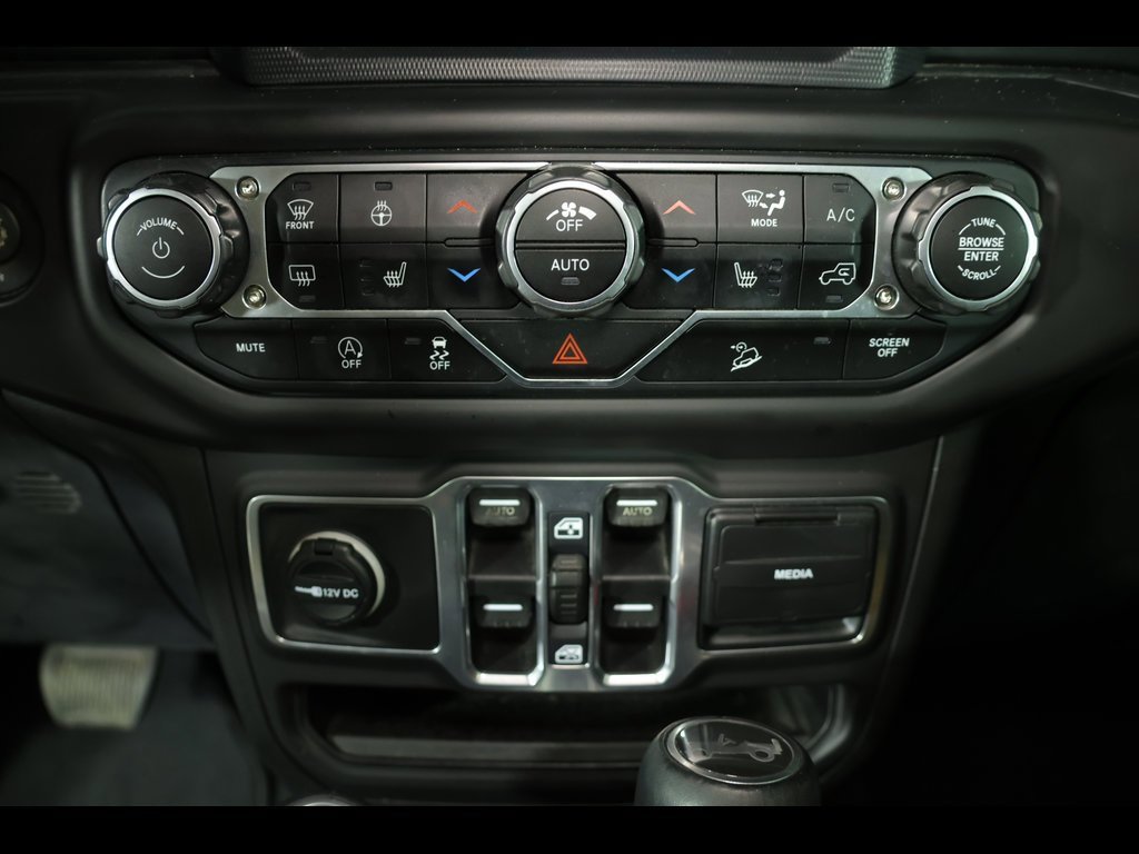 Used 2018 Jeep Wrangler Unlimited Sahara image 24