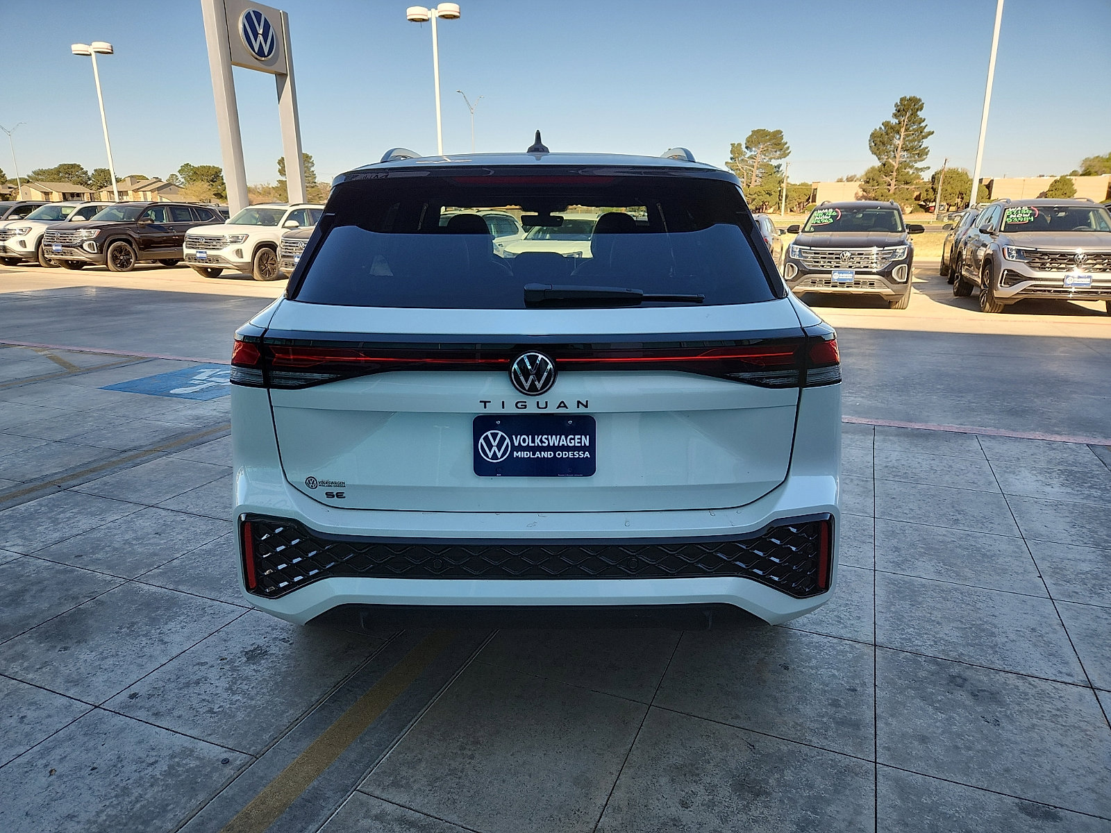 New 2026 Volkswagen Tiguan SE R-Line image 6