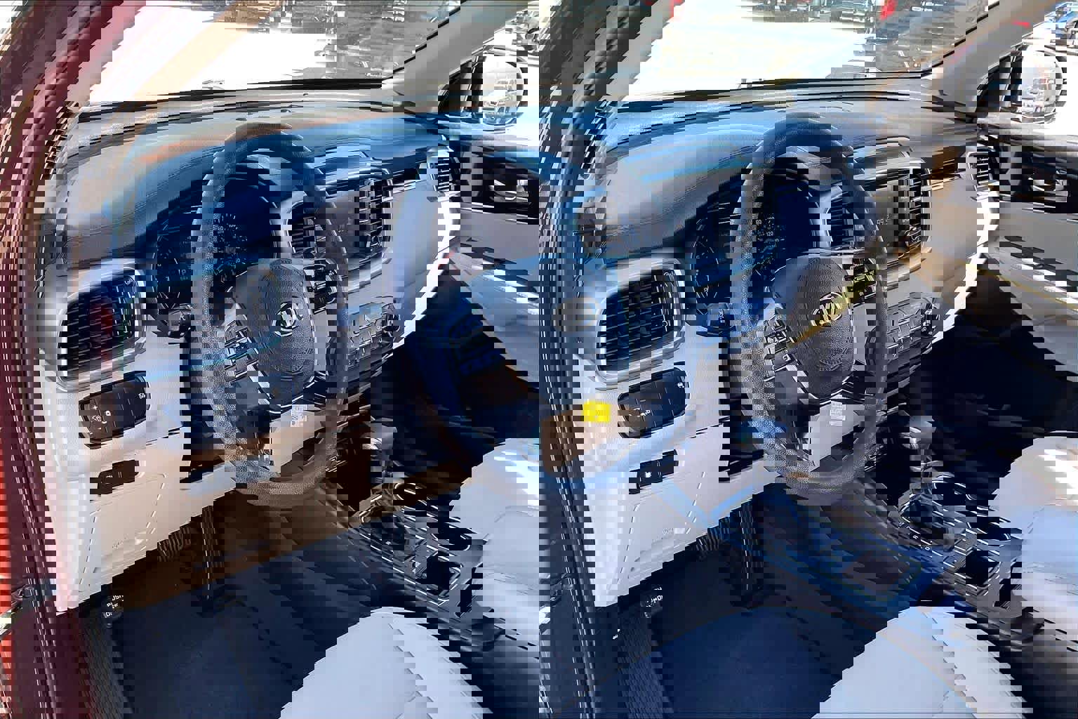 Used 2019 Kia Sorento LX image 17