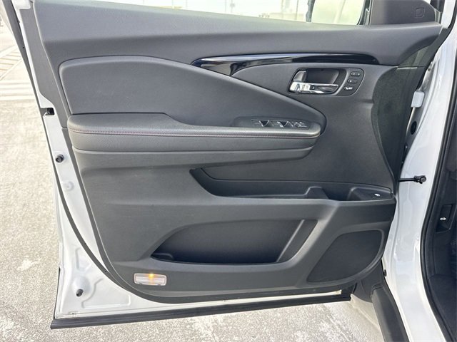 Used 2024 Honda Ridgeline Black Edition image 13