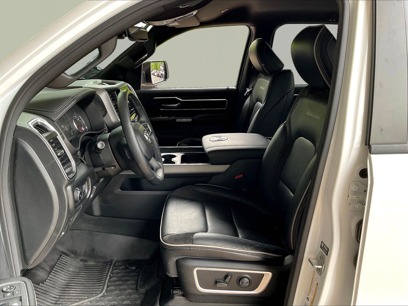 Used 2023 RAM 1500 Laramie AWD/4WD image 22