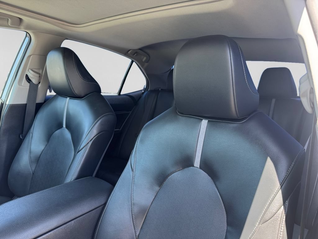 Used 2022 Toyota Camry XSE w/ Navigation Upgrade Package FWD image 18