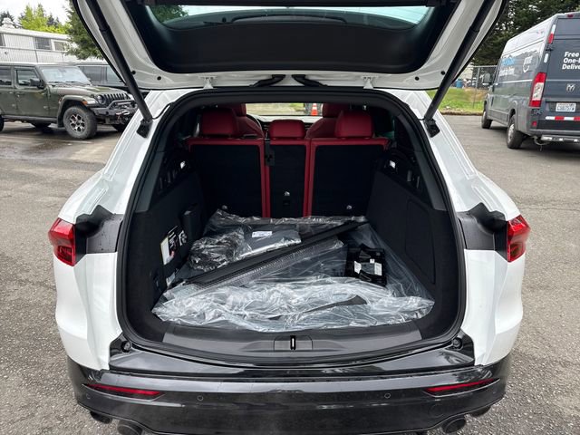 Used 2025 Maserati Grecale Modena AWD/4WD image 12