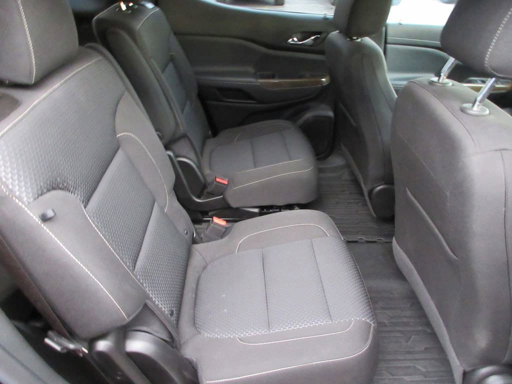 Used 2023 GMC Acadia SLE w/ Driver Convenience Package image 17