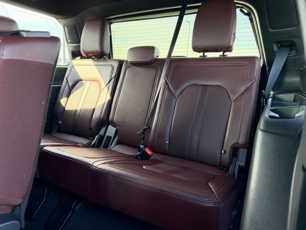 Used 2024 Ford Expedition Limited image 17