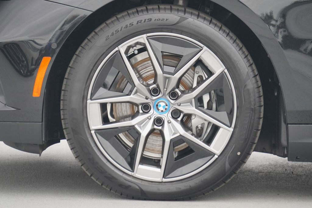 Used 2025 BMW i5 xDrive40 w/ M Sport Package image 5