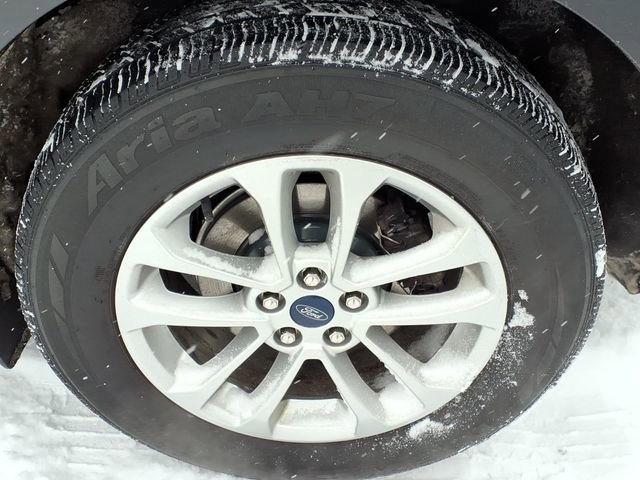 Used 2020 Ford Escape SE image 18