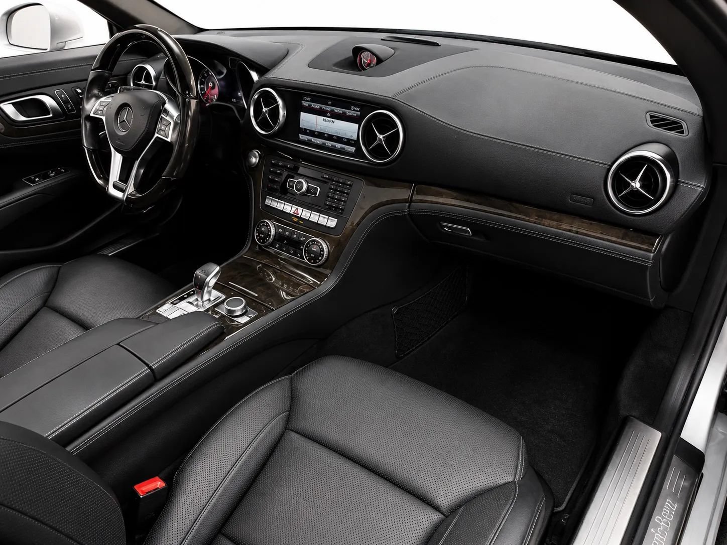 Used 2014 Mercedes-Benz SL 550 image 16
