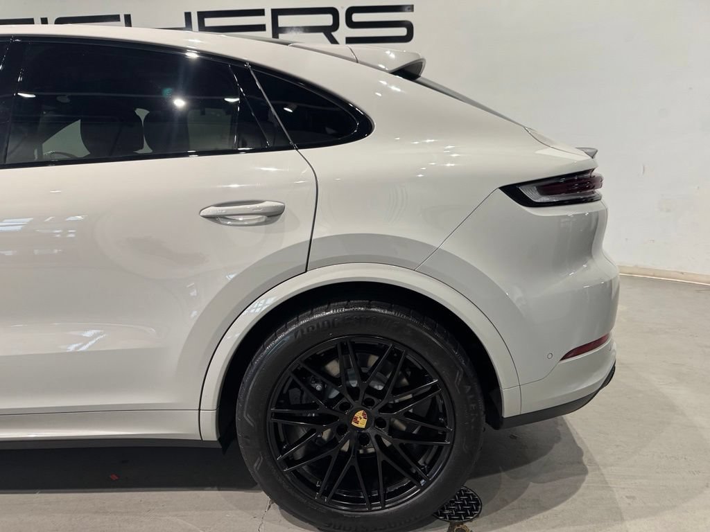 Used 2024 Porsche Cayenne Coupe w/ Premium Package Plus AWD/4WD image 4