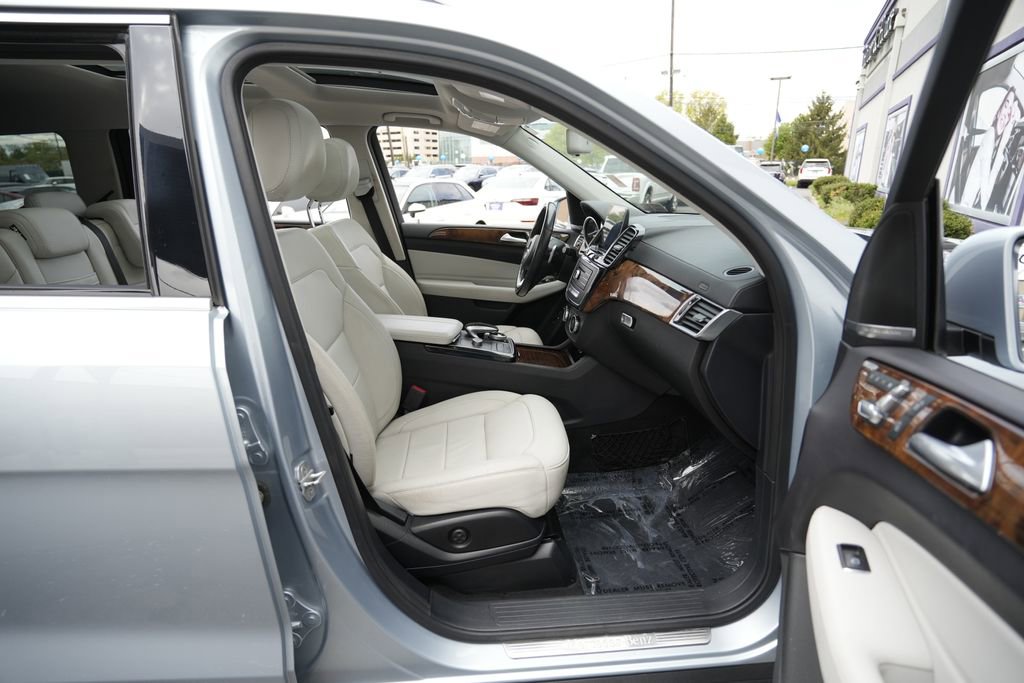 Used 2017 Mercedes-Benz GLS 450 4MATIC image 33