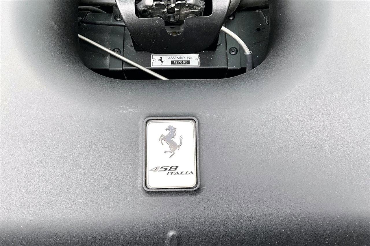 Used 2015 Ferrari 458 Italia Coupe RWD image 37