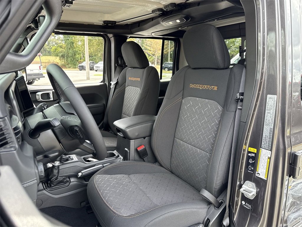 New 2025 Jeep Gladiator Mojave w/ Steel Bumper Group image 11