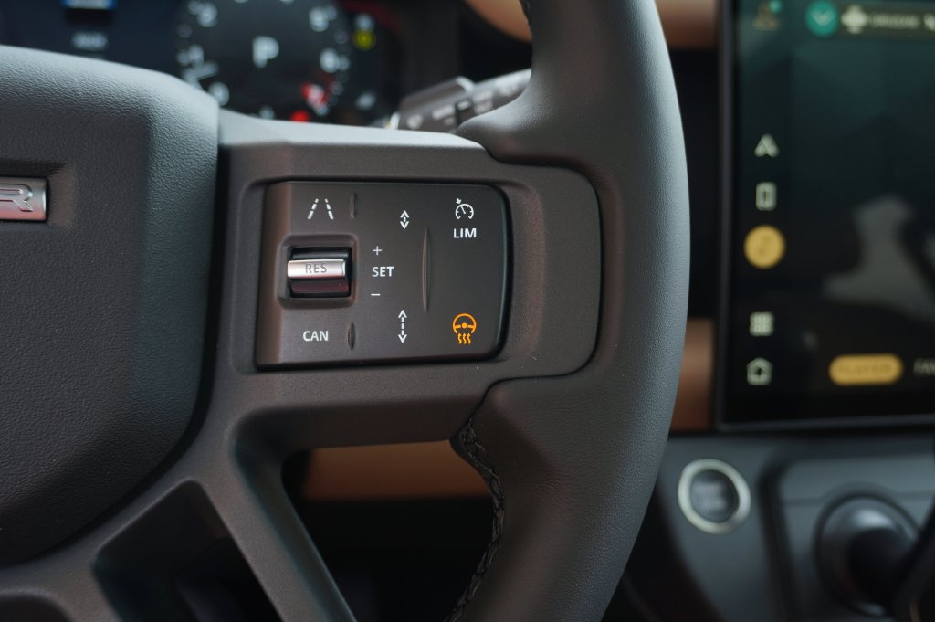New 2026 Land Rover Defender 110 S AWD/4WD image 17