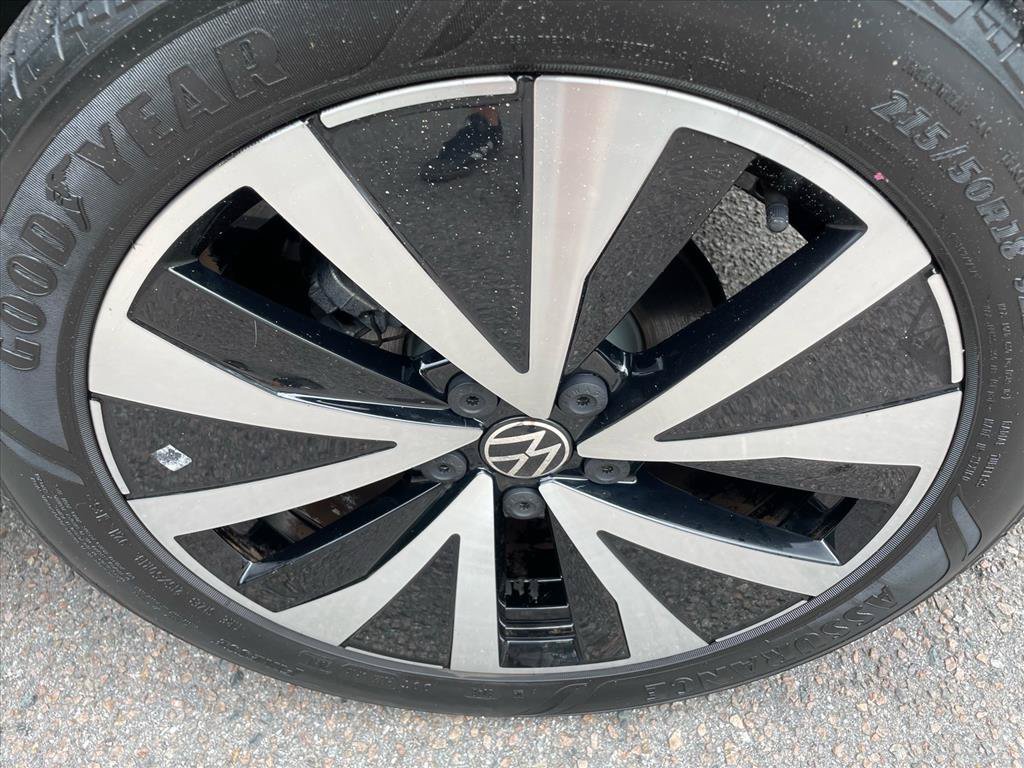 Used 2022 Volkswagen Taos SE FWD image 23