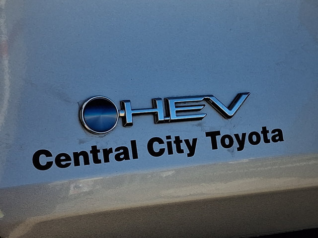 Certified 2025 Toyota Sienna XLE FWD image 30