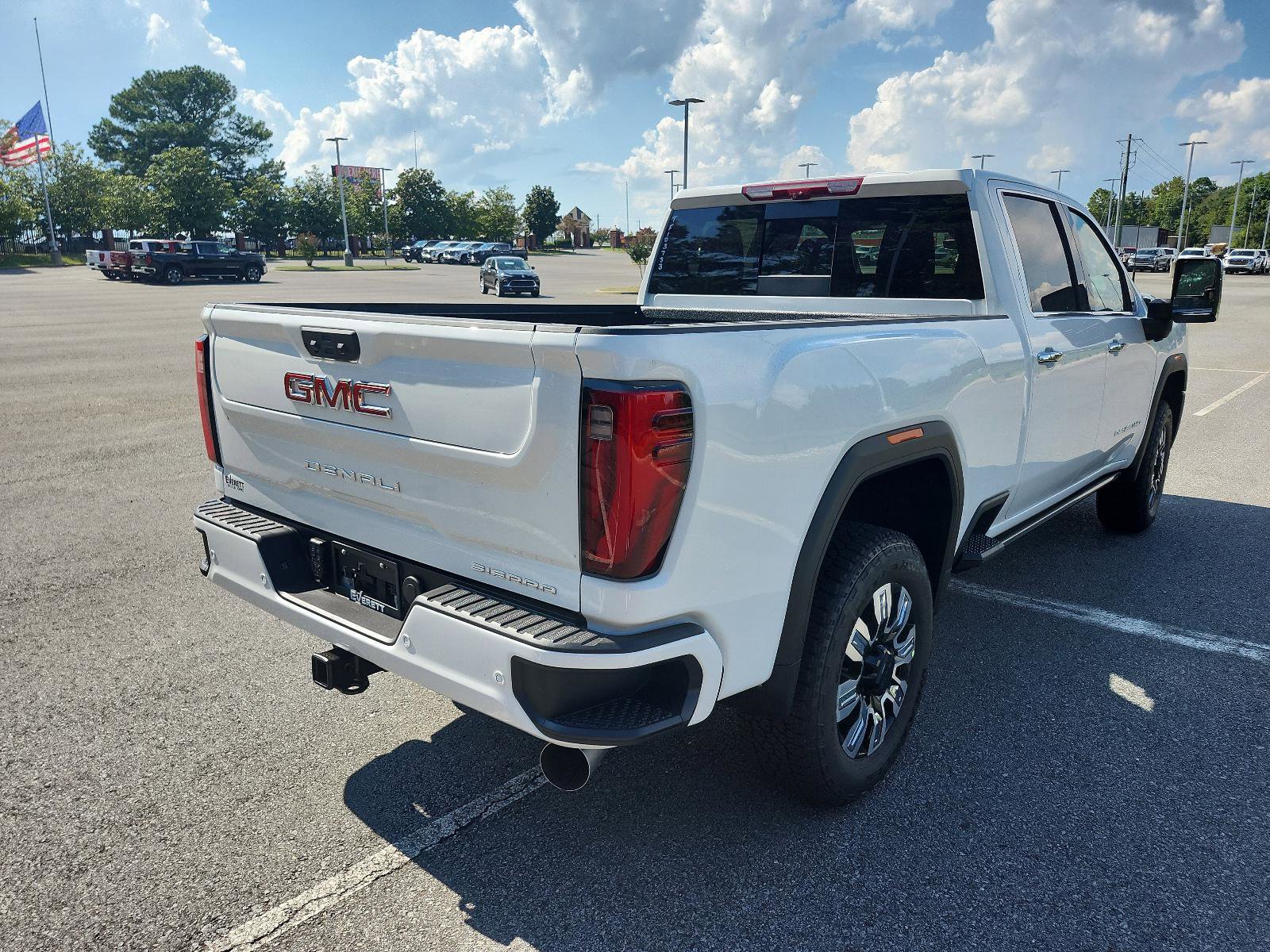 New 2026 GMC Sierra 2500 Denali w/ Denali Reserve Package image 3