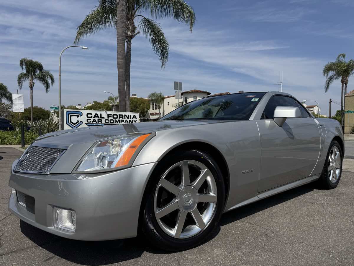 Used 2008 Cadillac XLR RWD image 2